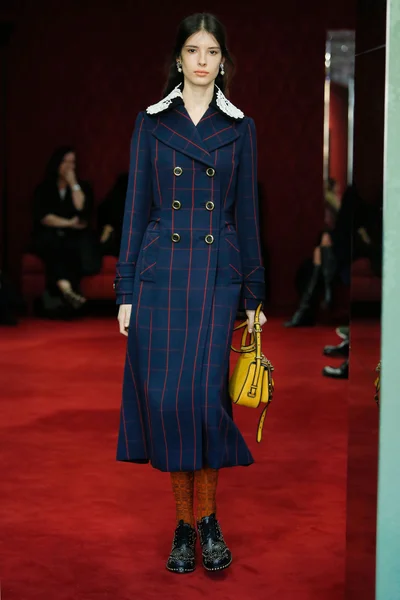 Look 1